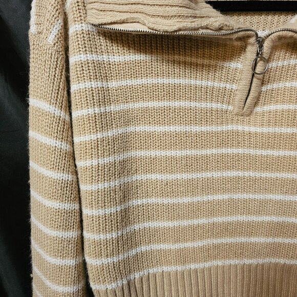 Urban Heritage beige and white stripped 3/4 zip sweater. Size L - Picture 2 of 4